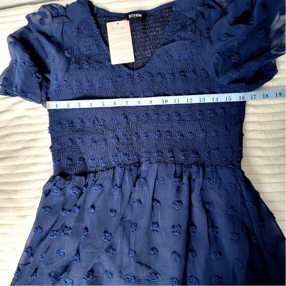 BTFBM Navy Swiss Dot Chiffon Dress NWT Smocked Bodice Flutter Sleeve Holiday L - Picture 5 of 7